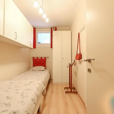 Apartment Apartment On The Beach With Free Parking