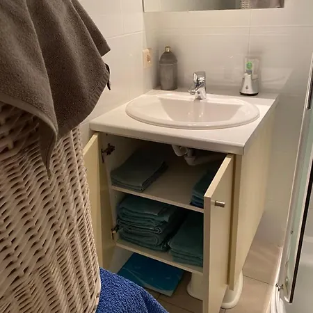 Apartment On The Beach With Free Parking Apartment *