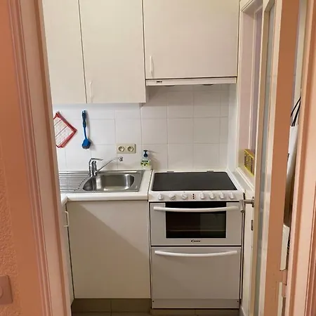 Apartment On The Beach With Free Parking Apartment
